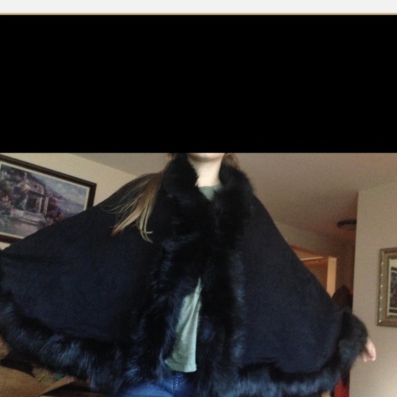 Faux Fur Poncho Wrap Shawl - Picture 4 of 5